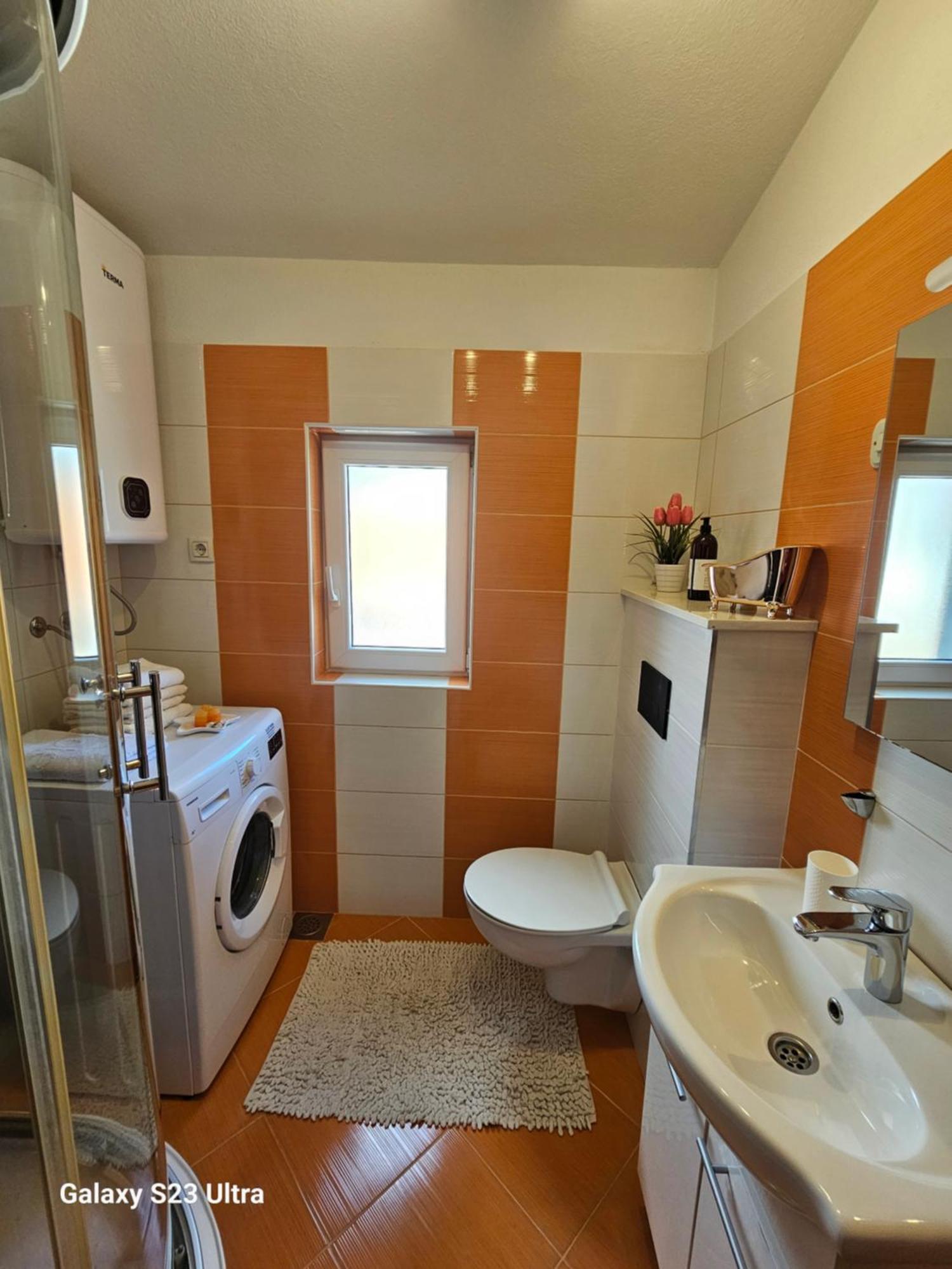 Apartmani Dianna Kaštela Eksteriør billede